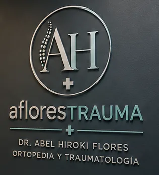 Letrero de Aflores Trauma, Dr. Abel Hiroki Flores, Ortopedia y Traumatología